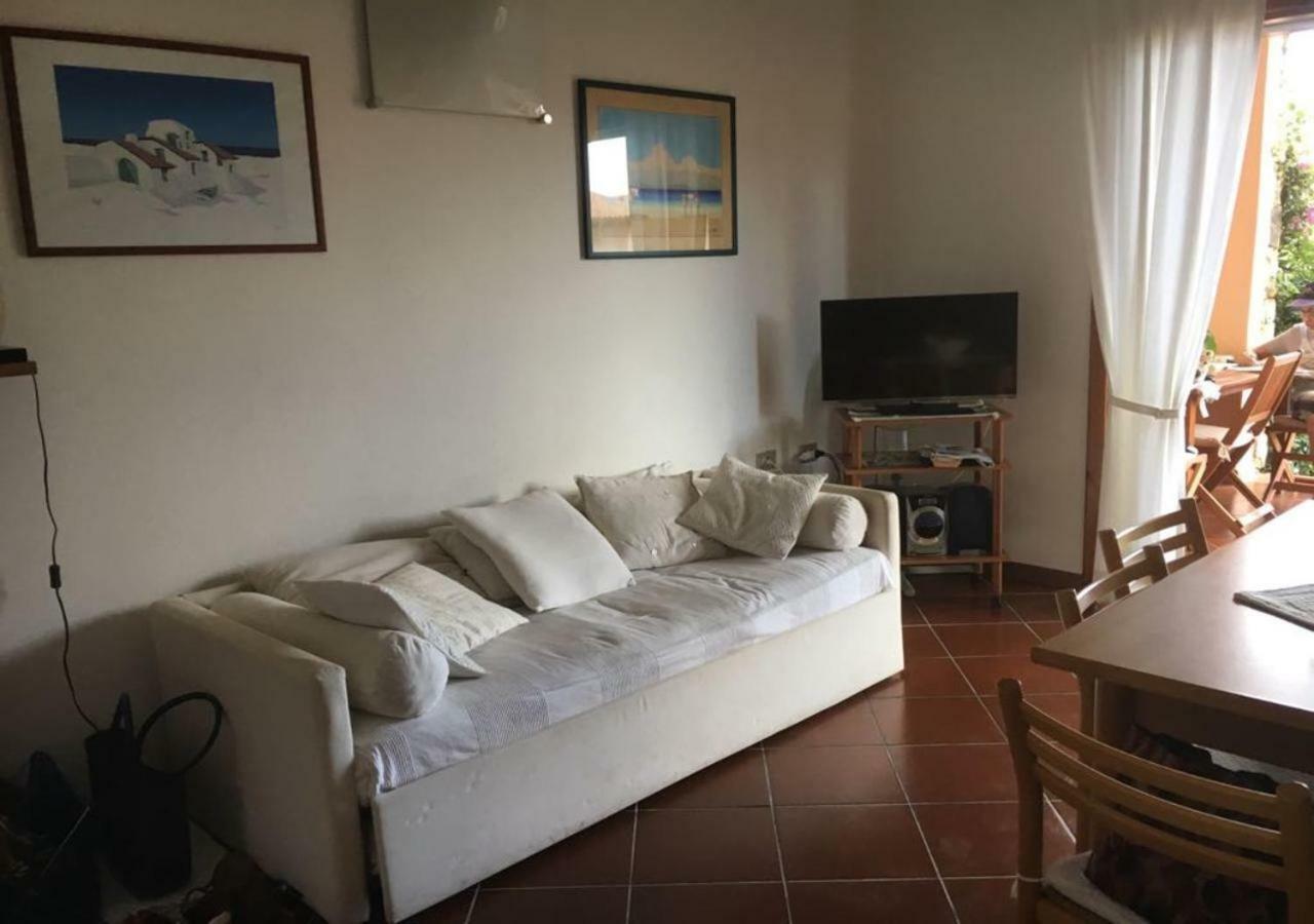 Casa Asparagi San Teodoro  Exteriör bild